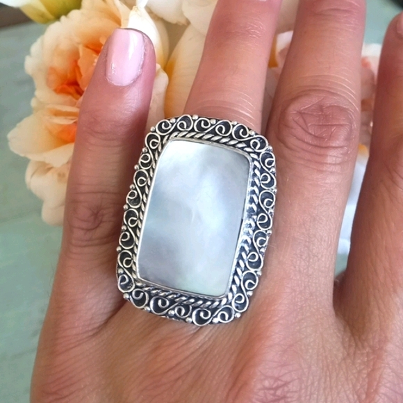 Dreamgems Jewelry - Vintage Mother of Pearl Vintage 925 Ring